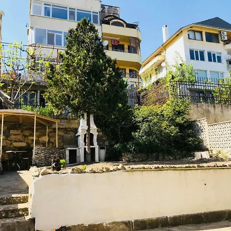 The Golden Middle *